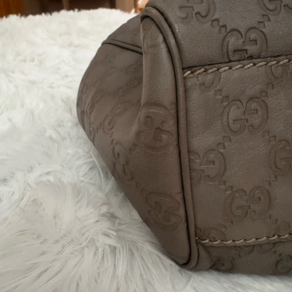 Gucci Gray / Taupe Monogram Pleated Hobo with Gold Hardware - Picture 13 of 14